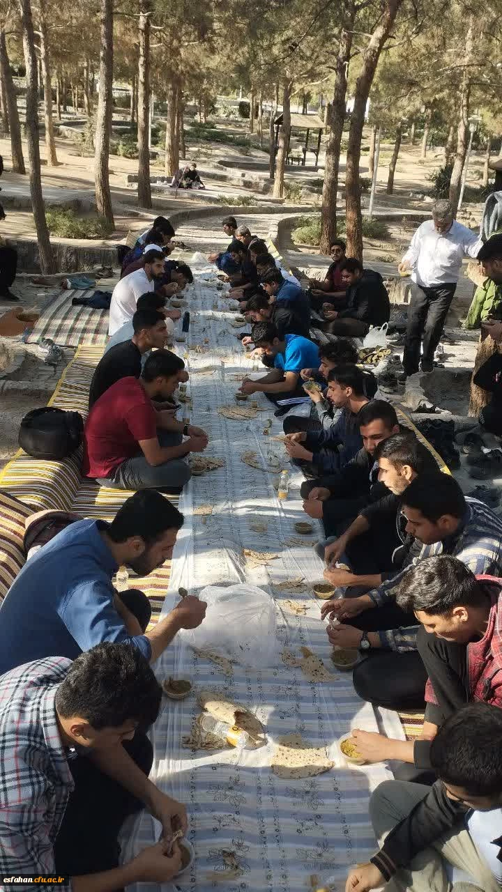 کوه پیمایی به مناسبت هفته تربیت بدنی در دانشگاه فرهنگیان استان اصفهان 18