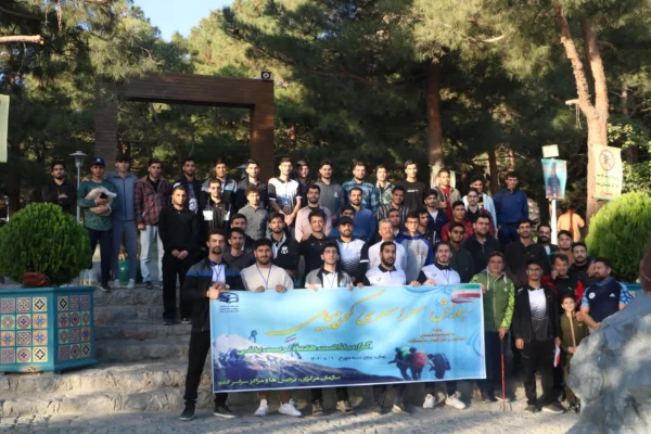 کوه پیمایی به مناسبت هفته تربیت بدنی در دانشگاه فرهنگیان استان اصفهان 22