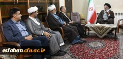 آیت الله سیدیوسف طباطبایی نژاد در دیدار با رئیس و معاونین دانشگاه فرهنگیان استان اصفهان بر نقش بی بدیل معلمان در هدایت جامعه به سوی تمدن اسلامی تأکید کرد.  2