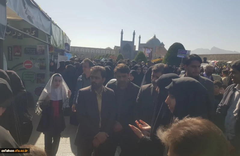 حضور سرپرست دانشگاه فرهنگیان استان در جمع پرشور دانشجومعلمان در مراسم راهپیمایی ۱۳ آبان ۱۴۰۴ 15