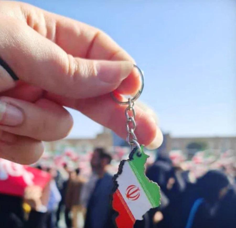 حضور سرپرست دانشگاه فرهنگیان استان در جمع پرشور دانشجومعلمان در راهپیمایی ۱۳ آبان ۱۴۰۴ 3