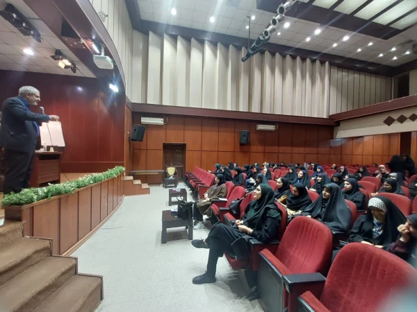 گزارشی از حضور و مشارکت فعال دبیران تشکل های دانشجویی و مدیرمسئولان نشریات دانشجویی دانشگاه فرهنگیان استان اصفهان در دهمین گردهمایی تشکل های دانشجویی 16