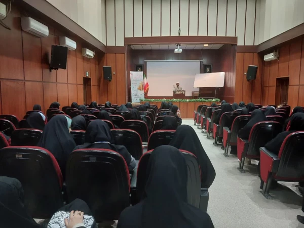 گزارشی از حضور و مشارکت فعال دبیران تشکل های دانشجویی و مدیرمسئولان نشریات دانشجویی دانشگاه فرهنگیان استان اصفهان در دهمین گردهمایی تشکل های دانشجویی 17