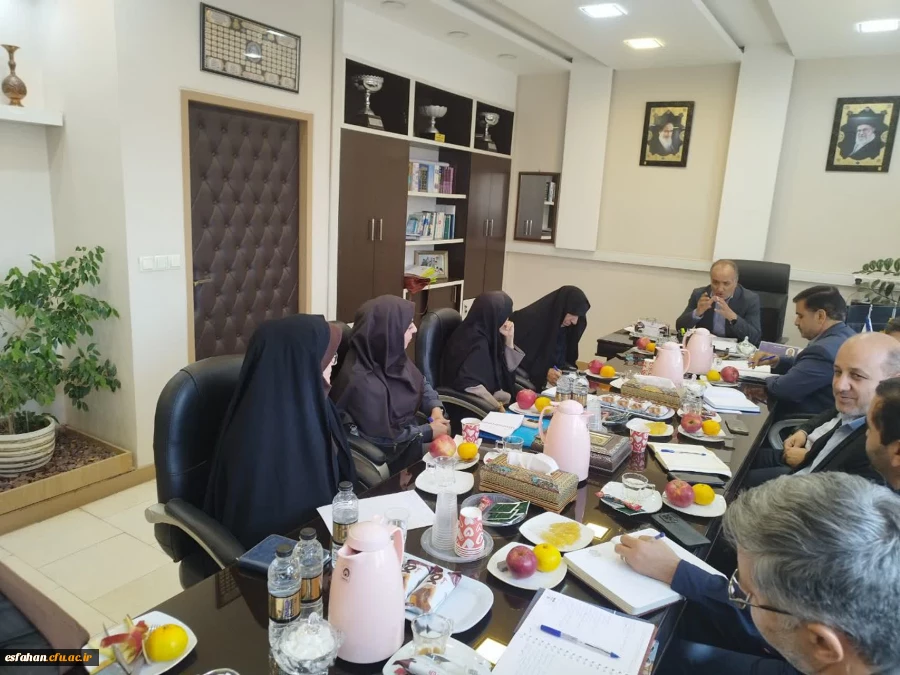 نشست هیأت رئیسه دانشگاه فرهنگیان استان اصفهان با تأکید بر هم افزایی، برنامه ریزی و تقویت تعاملات درون سازمانی برگزار شد
 4