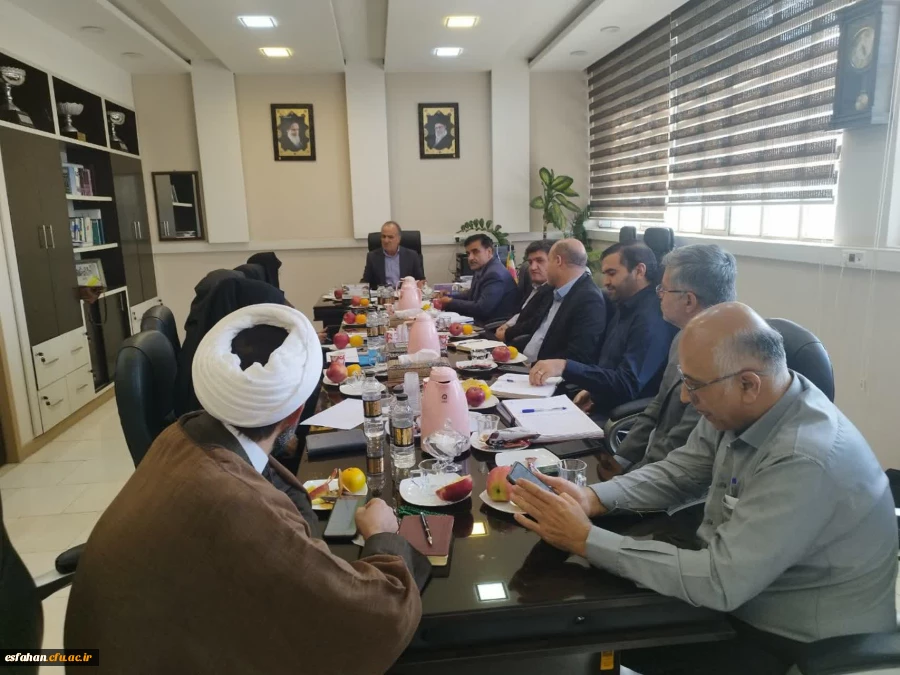 نشست هیأت رئیسه دانشگاه فرهنگیان استان اصفهان با تأکید بر هم افزایی، برنامه ریزی و تقویت تعاملات درون سازمانی برگزار شد
 5