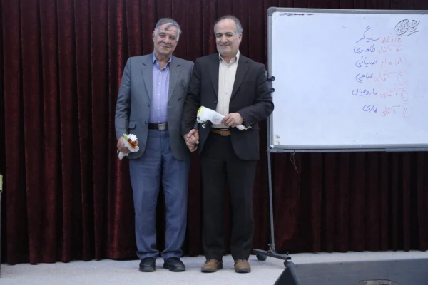 تقدیر از بازنشستگان دانشگاه فرهنگیان استان اصفهان و برگزاری انتخابات اعضای صندوق کانون بازنشستگان در پردیس فاطمه الزهرا(س)
 12