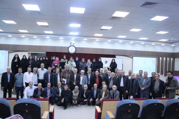 تقدیر از بازنشستگان دانشگاه فرهنگیان استان اصفهان و برگزاری انتخابات اعضای صندوق کانون بازنشستگان در پردیس فاطمه الزهرا(س)
 13