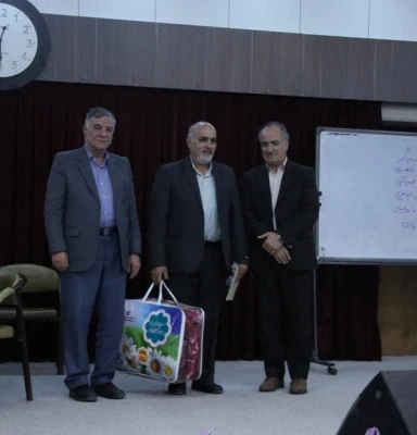 تقدیر از بازنشستگان دانشگاه فرهنگیان استان اصفهان و برگزاری انتخابات اعضای صندوق کانون بازنشستگان در پردیس فاطمه الزهرا(س)
 5