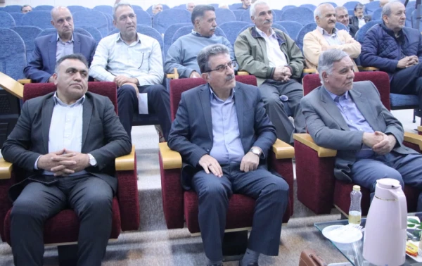 تقدیر از بازنشستگان دانشگاه فرهنگیان استان اصفهان و برگزاری انتخابات اعضای صندوق کانون بازنشستگان در پردیس فاطمه الزهرا(س)
 6