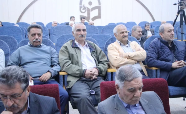 تقدیر از بازنشستگان دانشگاه فرهنگیان استان اصفهان و برگزاری انتخابات اعضای صندوق کانون بازنشستگان در پردیس فاطمه الزهرا(س)
 8