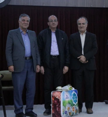 تقدیر از بازنشستگان دانشگاه فرهنگیان استان اصفهان و برگزاری انتخابات اعضای صندوق کانون بازنشستگان در پردیس فاطمه الزهرا(س)
 9