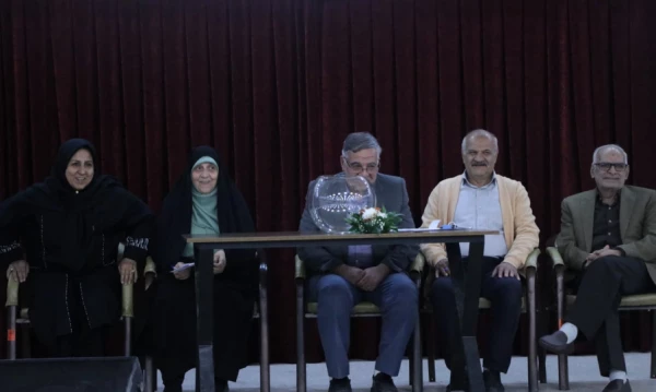 تقدیر از بازنشستگان دانشگاه فرهنگیان استان اصفهان و برگزاری انتخابات اعضای صندوق کانون بازنشستگان در پردیس فاطمه الزهرا(س)
 10