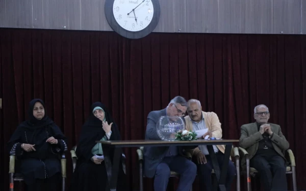 تقدیر از بازنشستگان دانشگاه فرهنگیان استان اصفهان و برگزاری انتخابات اعضای صندوق کانون بازنشستگان در پردیس فاطمه الزهرا(س)
 12