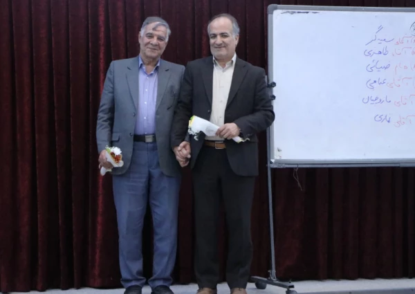 تقدیر از بازنشستگان دانشگاه فرهنگیان استان اصفهان و برگزاری انتخابات اعضای صندوق کانون بازنشستگان در پردیس فاطمه الزهرا(س)
 15