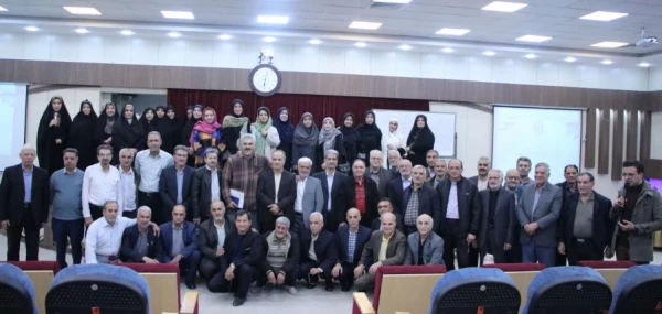 تقدیر از بازنشستگان دانشگاه فرهنگیان استان اصفهان و برگزاری انتخابات اعضای صندوق کانون بازنشستگان در پردیس فاطمه الزهرا(س)
 17