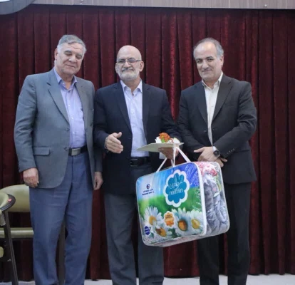 تقدیر از بازنشستگان دانشگاه فرهنگیان استان اصفهان و برگزاری انتخابات اعضای صندوق کانون بازنشستگان در پردیس فاطمه الزهرا(س)
 20