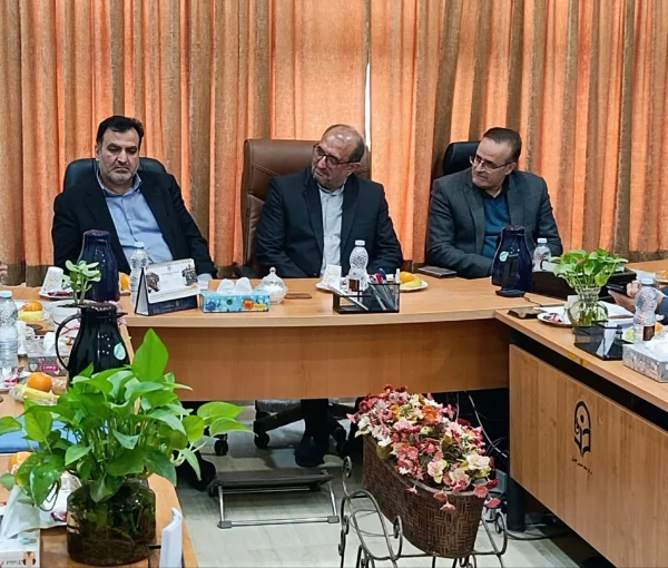  مراسم امضای تفاهم نامه تمدید واگذاری منافع ساختمان مرکز کاشان
 2