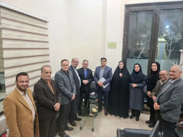  مراسم امضای تفاهم نامه تمدید واگذاری منافع ساختمان مرکز کاشان
 4