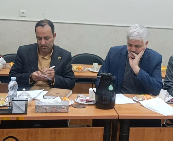  مراسم امضای تفاهم نامه تمدید واگذاری منافع ساختمان مرکز کاشان
 7