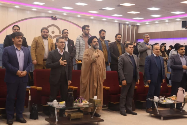 مراسم گرامیداشت هفته پژوهش به همت مدیریت پژوهش و فناوری دانشگاه فرهنگیان اصفهان 4