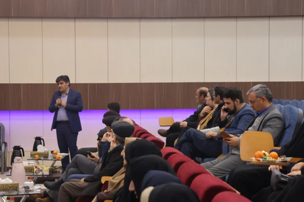 مراسم گرامیداشت هفته پژوهش به همت مدیریت پژوهش و فناوری دانشگاه فرهنگیان اصفهان 13