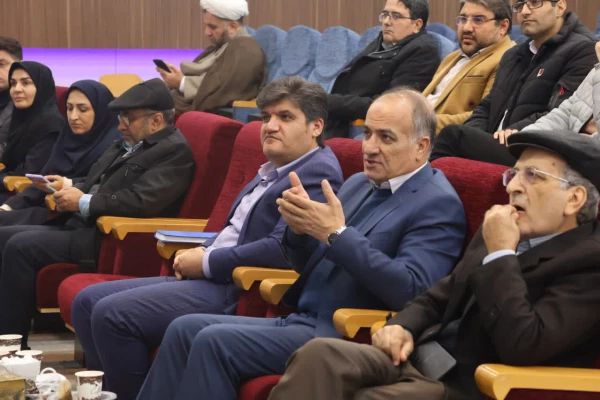 مراسم گرامیداشت هفته پژوهش به همت مدیریت پژوهش و فناوری دانشگاه فرهنگیان اصفهان 16