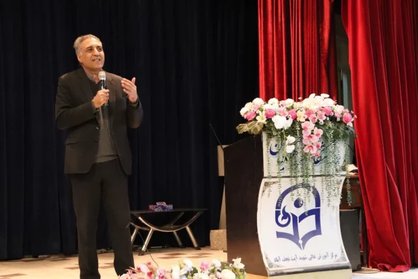 برگزاری دوره بالندگی برای سرپرستان سراهای دانشجویی،مسؤلان،کارشناسان آموزش و دانشجویی استان 11