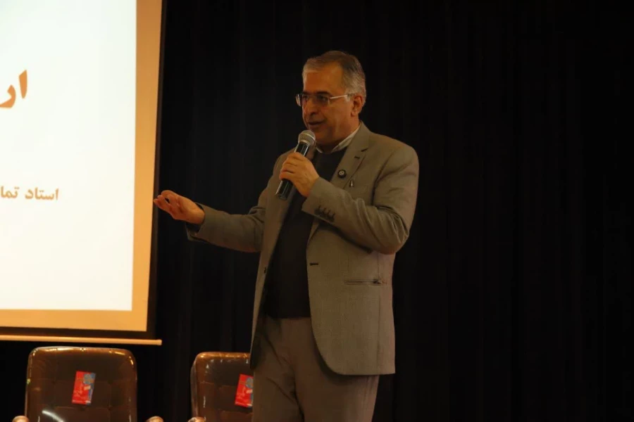 برگزاری دوره بالندگی برای سرپرستان سراهای دانشجویی،مسؤلان،کارشناسان آموزش و دانشجویی استان 12