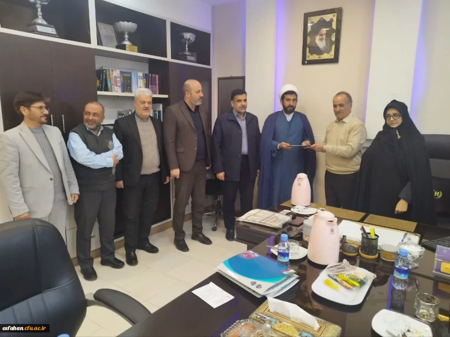 تجلیل از کارکنان جانباز به مناسبت تولد حضرت ابوالفضل و روز جانباز 
 2