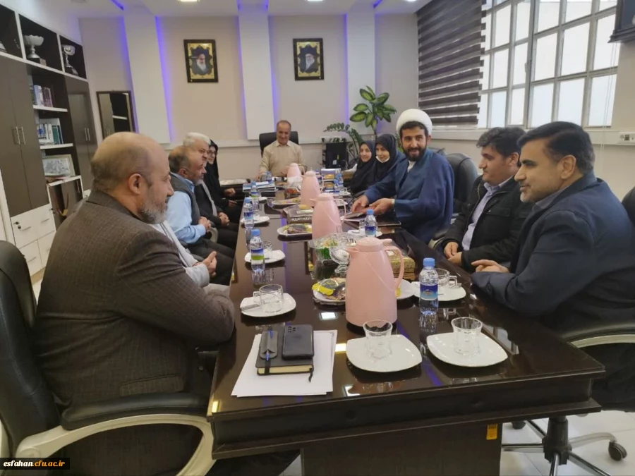 تجلیل از کارکنان جانباز به مناسبت تولد حضرت ابوالفضل و روز جانباز 
 3