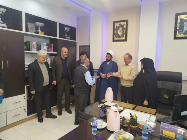 تجلیل از کارکنان جانباز به مناسبت تولد حضرت ابوالفضل و روز جانباز 
 5