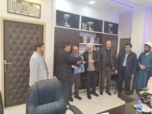 تجلیل از کارکنان جانباز به مناسبت تولد حضرت ابوالفضل و روز جانباز 
 6