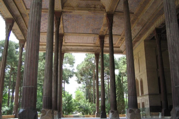 چهل ستون اصفهان 6