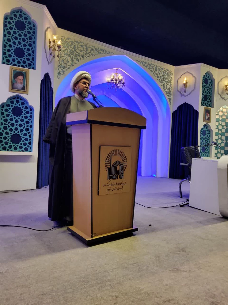 برگزاری نشست علمی معرفتی برای دانشجویان زیارت اولی از دانشگاه فرهنگیان اصفهان 
 9