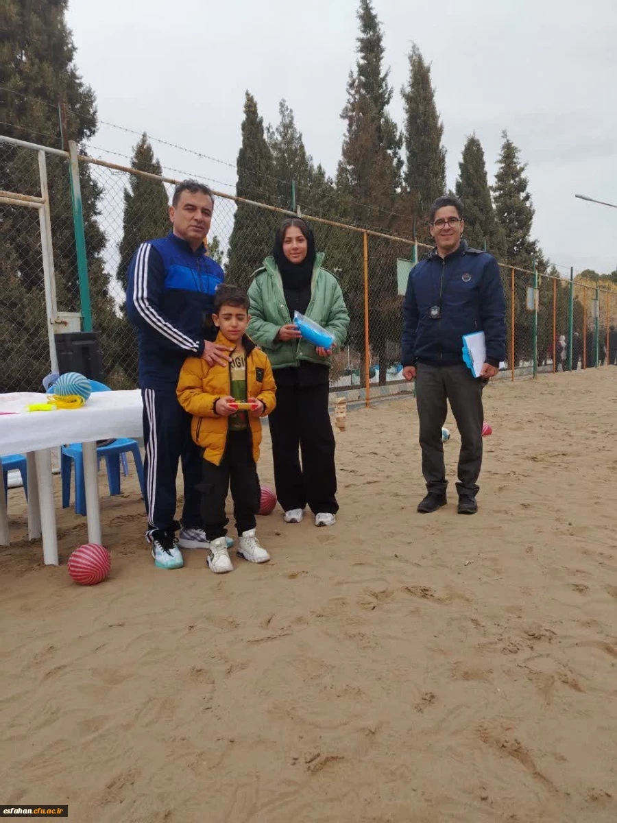 مراسم بزرگداشت نیمه شعبان و سالگرد پیروزی انقلاب با حضور کارکنان و خانواده دانشگاه فرهنگیان اصفهان 25