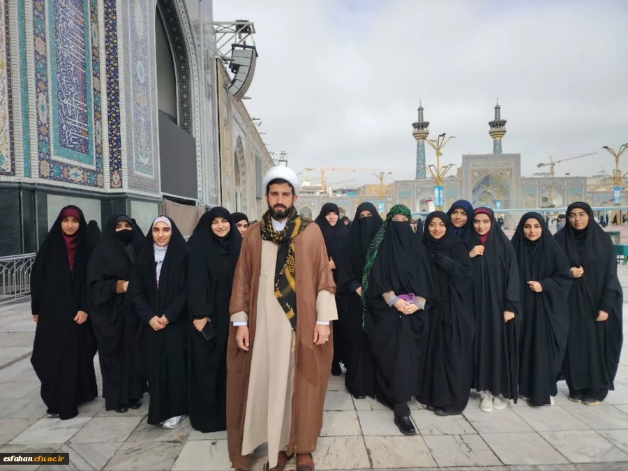 گزارش تصویری از حضور خانواده دانشگاه فرهنگیان استان اصفهان در راهپیمایی ۲۲ بهمن ماه ۱۴۰۴ 14
