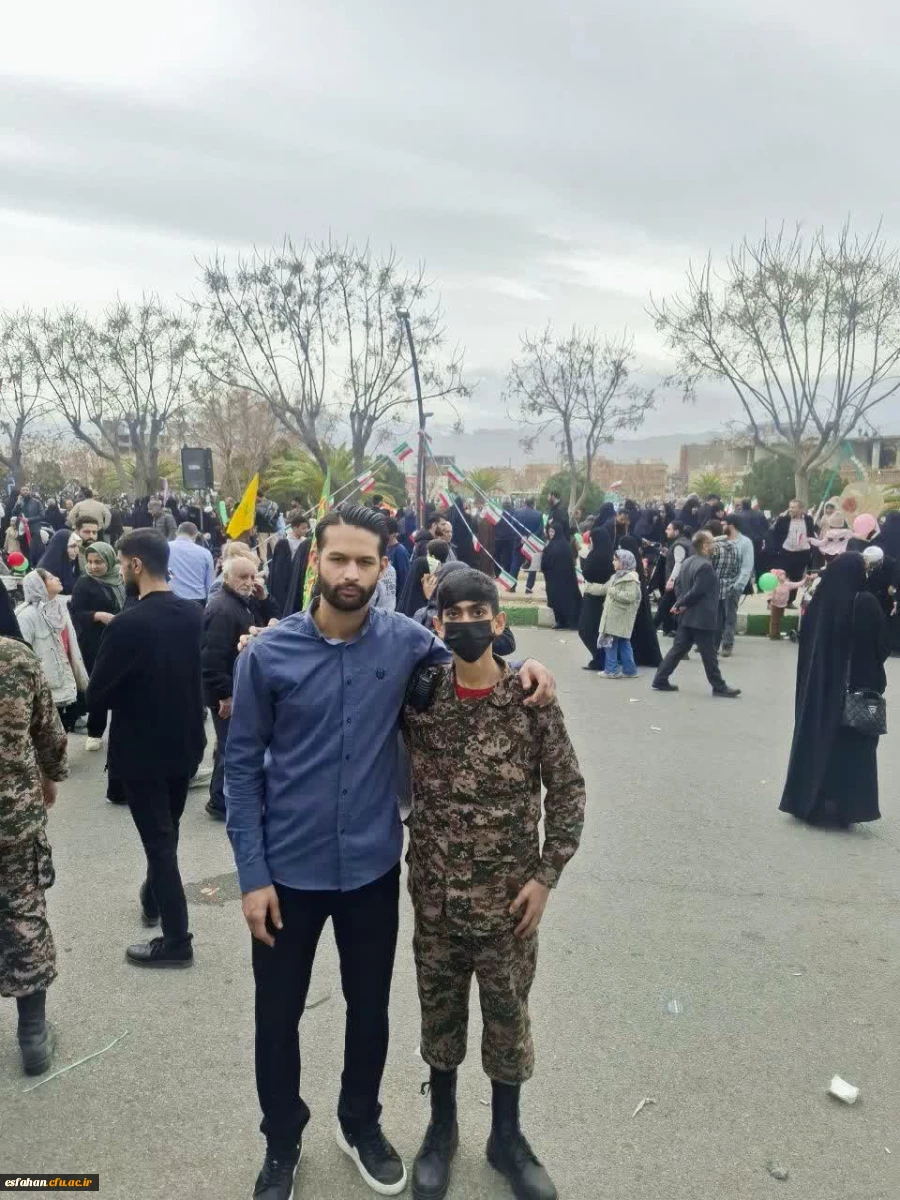 گزارش تصویری از حضور خانواده دانشگاه فرهنگیان استان اصفهان در راهپیمایی ۲۲ بهمن ماه ۱۴۰۴ 15