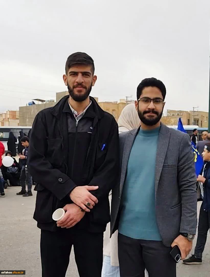 گزارش تصویری از حضور خانواده دانشگاه فرهنگیان استان اصفهان در راهپیمایی ۲۲ بهمن ماه ۱۴۰۴ 17