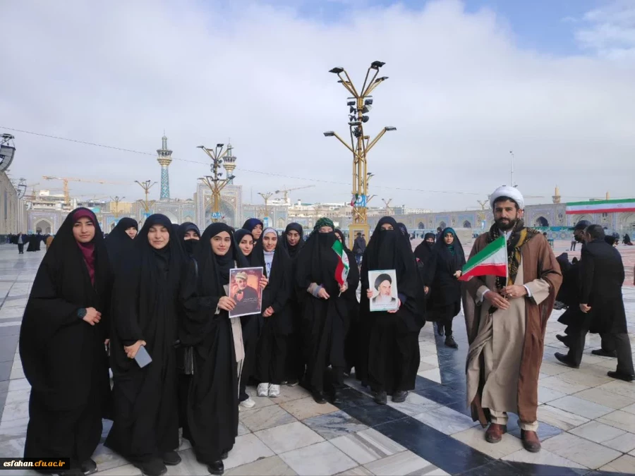 گزارش تصویری از حضور خانواده دانشگاه فرهنگیان استان اصفهان در راهپیمایی ۲۲ بهمن ماه ۱۴۰۴ 18
