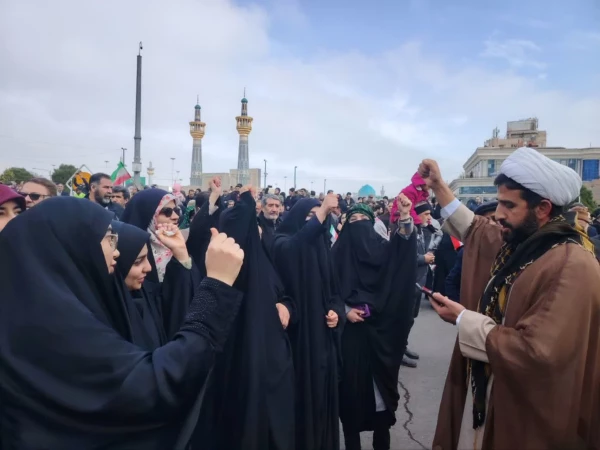 گزارش تصویری از حضور خانواده دانشگاه فرهنگیان استان اصفهان در راهپیمایی ۲۲ بهمن ماه ۱۴۰۴ 14