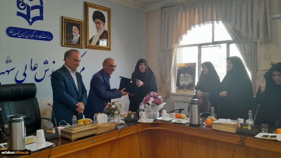 مراسم تکریم و معارفه سرپرست و معاون آموزشی دانشکده علوم پایه شهید رجایی برگزار شد
 8