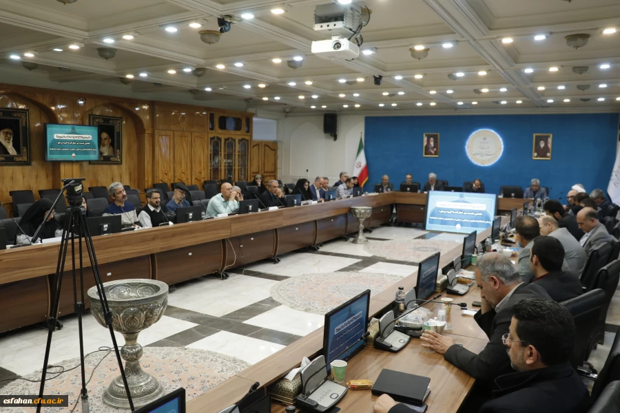 تاکید سرپرست دانشگاه فرهنگیان استان اصفهان در هفتمین جلسه میز مشارکت اساتید دانشگاه های استان اصفهان در استانداری اصفهان  بر ضرورت گسترش دامنه ارتباط مسئولین با دانشجویان در جهت شفاف سازی فعالیتها، ارائه کارنامه عملکرد و معرفی نقشه راه مسئولین در راستای ب