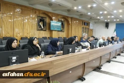 تاکید سرپرست دانشگاه فرهنگیان استان اصفهان در هفتمین جلسه میز مشارکت اساتید دانشگاه های استان اصفهان در استانداری اصفهان  بر ضرورت گسترش دامنه ارتباط مسئولین با دانشجویان در جهت شفاف سازی فعالیتها، ارائه کارنامه عملکرد و معرفی نقشه راه مسئولین در راستای ب