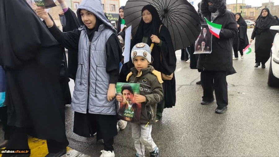 گزارش تصویری از حضور خانواده دانشگاه فرهنگیان استان اصفهان در مراسم روز جهانی قدس ۱۴۰۴ 5