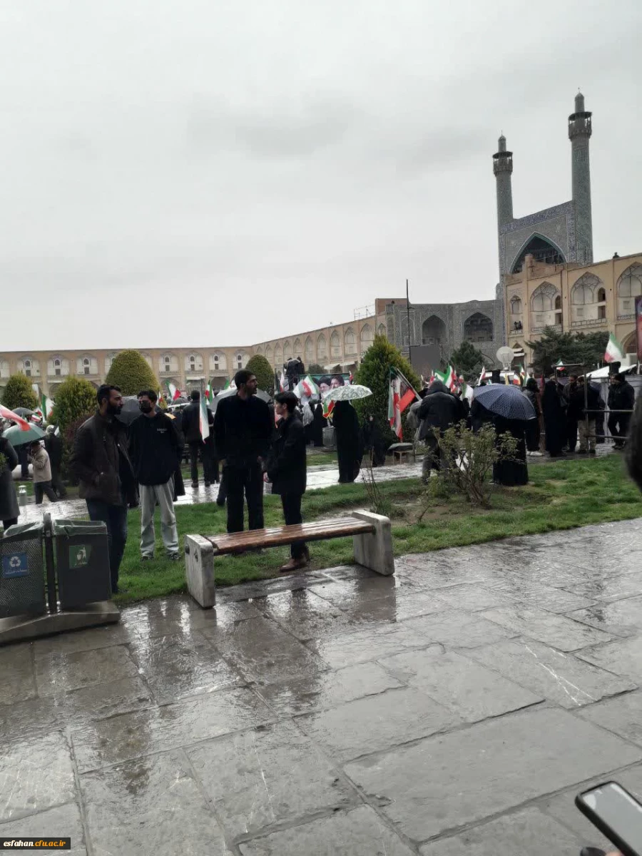گزارش تصویری از حضور خانواده دانشگاه فرهنگیان استان اصفهان در مراسم روز جهانی قدس ۱۴۰۴ 15
