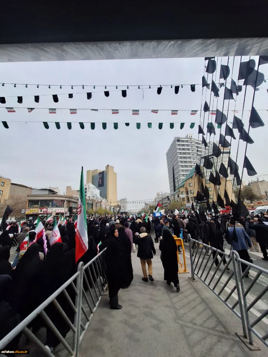 گزارش تصویری از حضور خانواده دانشگاه فرهنگیان استان اصفهان در مراسم روز جهانی قدس ۱۴۰۴ 19