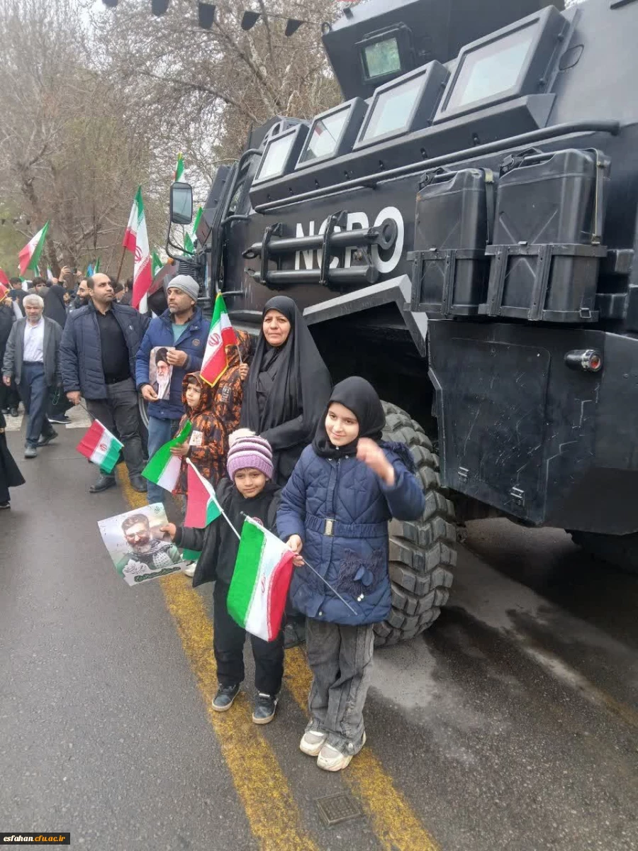 گزارش تصویری از حضور خانواده دانشگاه فرهنگیان استان اصفهان در مراسم روز جهانی قدس ۱۴۰۴ 21