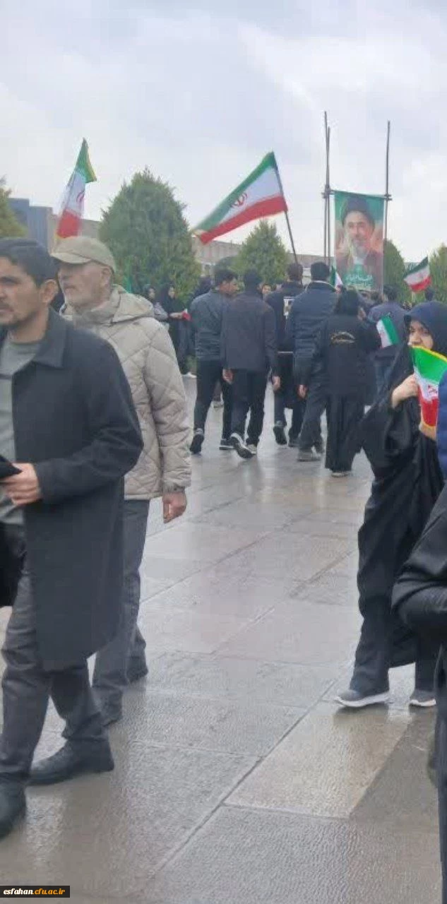 گزارش تصویری از حضور خانواده دانشگاه فرهنگیان استان اصفهان در مراسم روز جهانی قدس ۱۴۰۴ 24