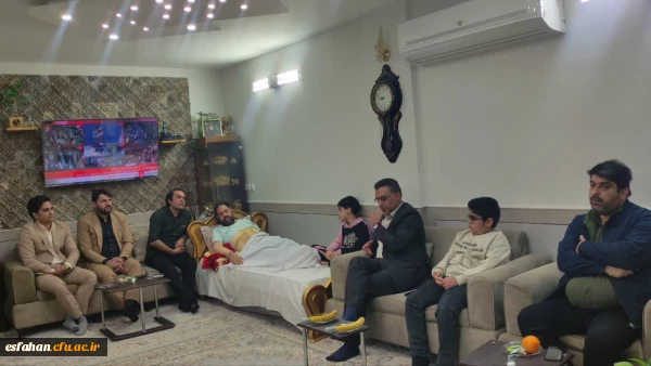 دیدار رئیس دانشگاه فرهنگیان آران و بیدگل و جمعی از مدیران و آموزگاران شهرستان با جانباز دفاع مقدس سوم 2