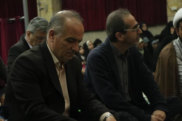 برگزاری نشست «روایت فتح» در دانشگاه فرهنگیان اصفهان
 3